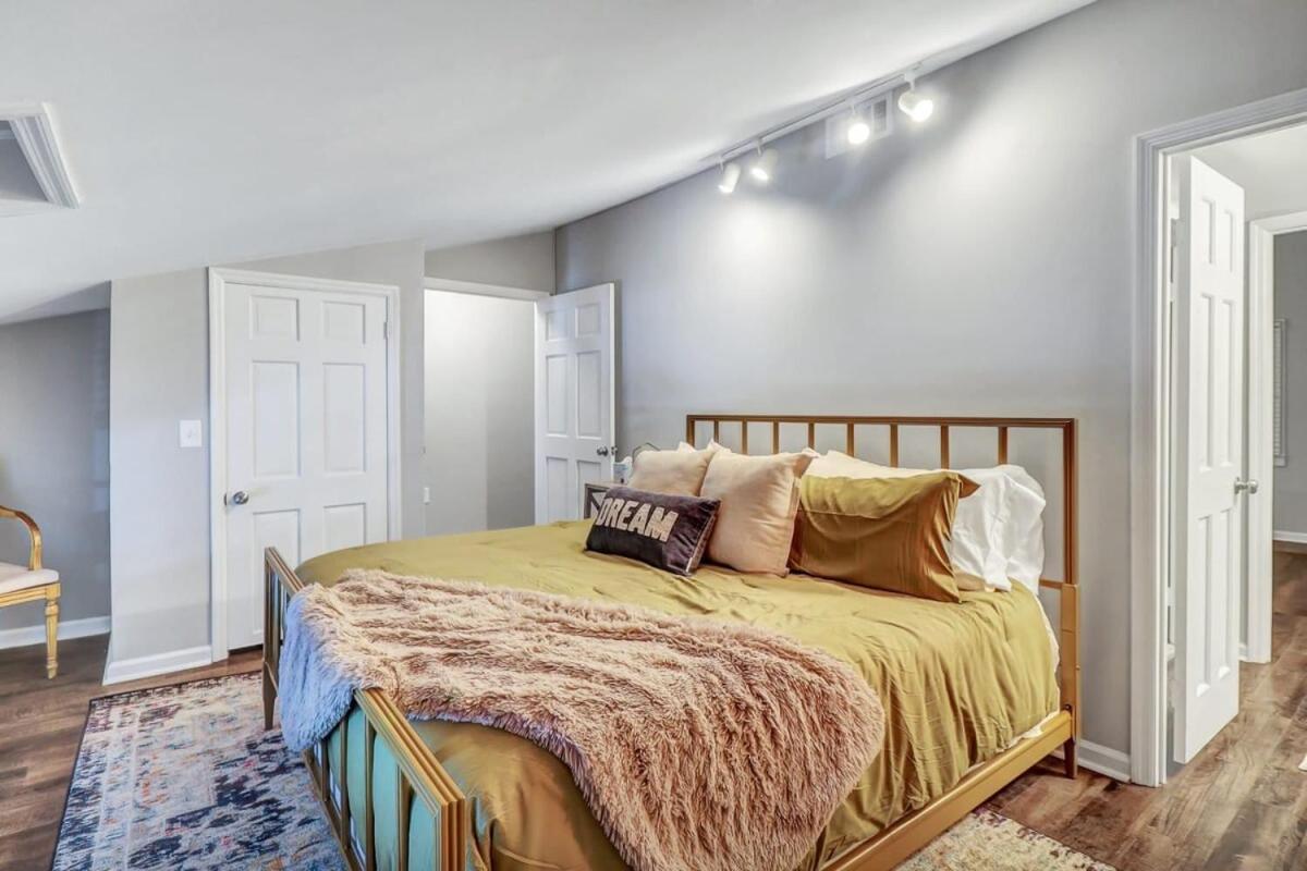 Eagle'S Landing Loft-Downtown Above Bull & Barrel Apartment Statesboro Luaran gambar